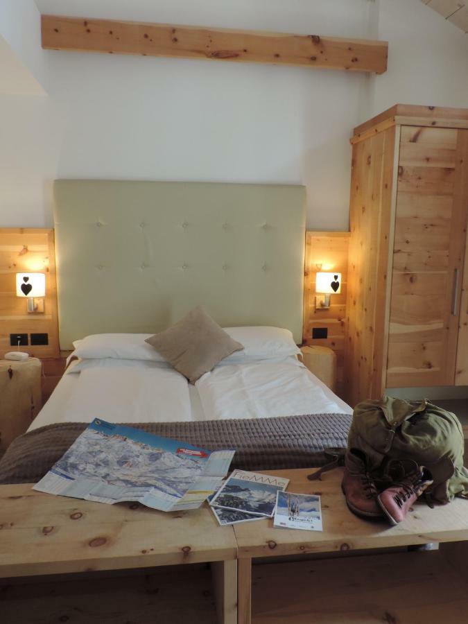 Hotel Scoiattolo Tesero Eksteriør bilde