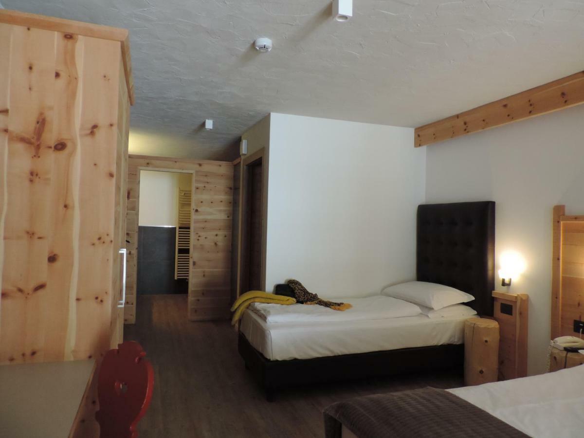 Hotel Scoiattolo Tesero Eksteriør bilde